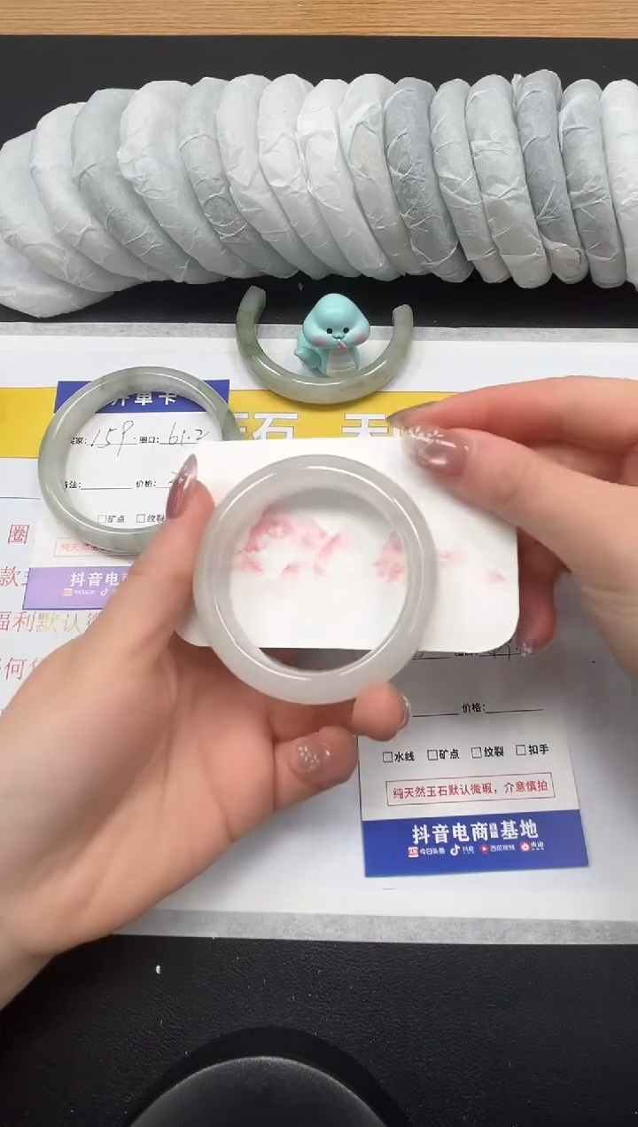 【闪购商品】石英质玉手镯未镶嵌160-49.6