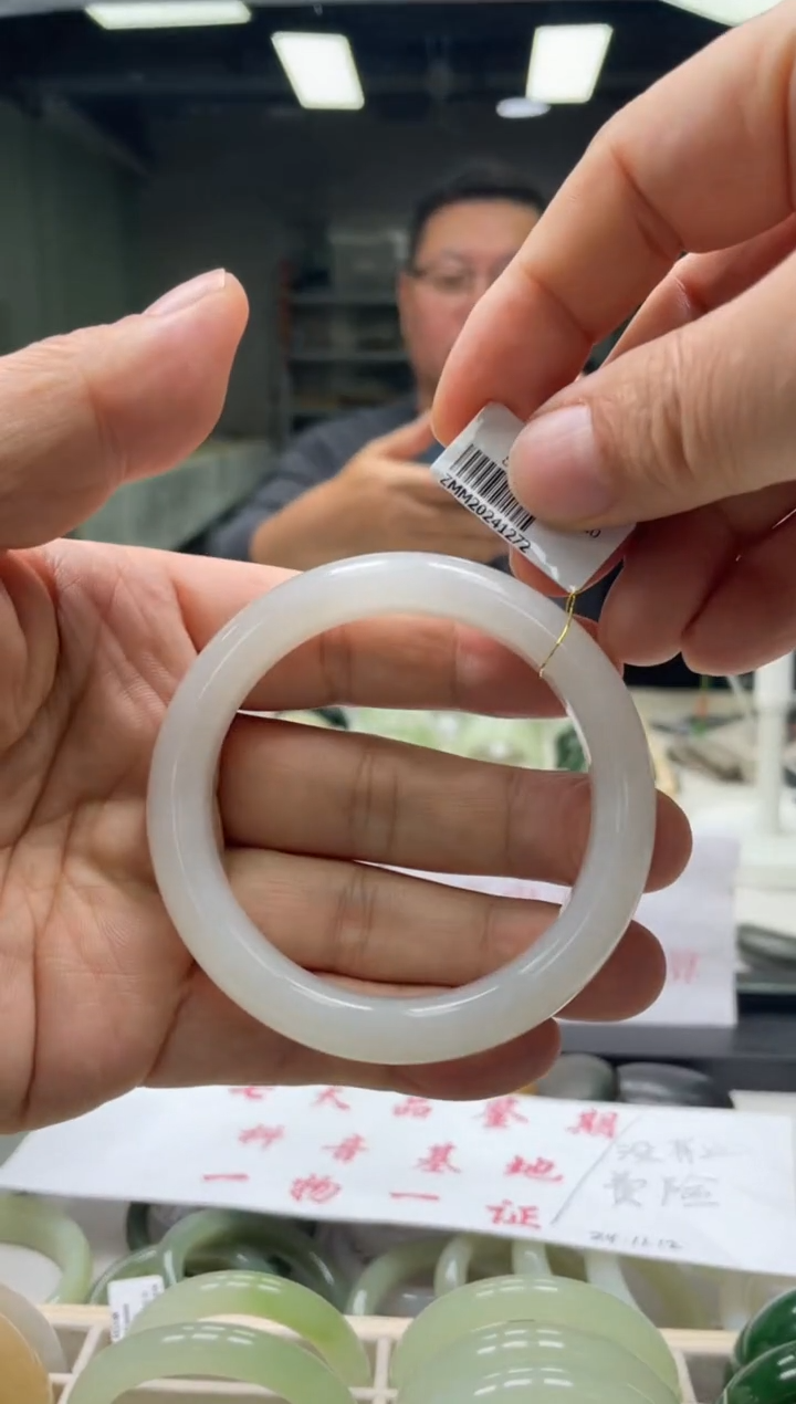 【闪购商品】和田玉手镯未镶嵌编码1272 圈口58-59