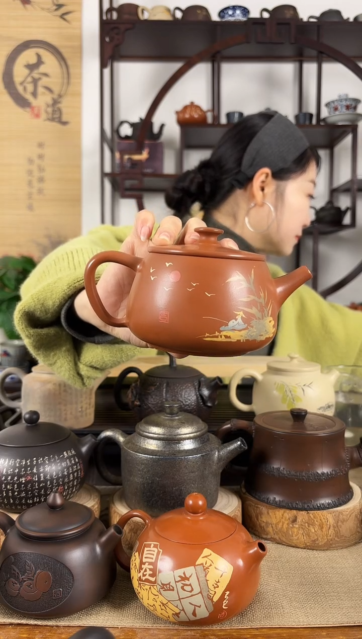 小?云南建水紫陶茶壶300CC 左右球孔