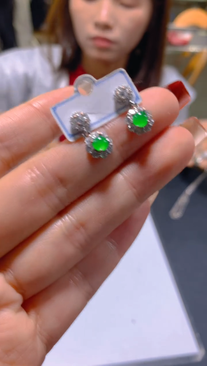 未镶嵌翡翠耳饰多样性发一