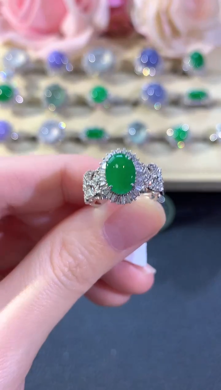 18K金镶嵌戒指翡翠冬日珠宝Q67