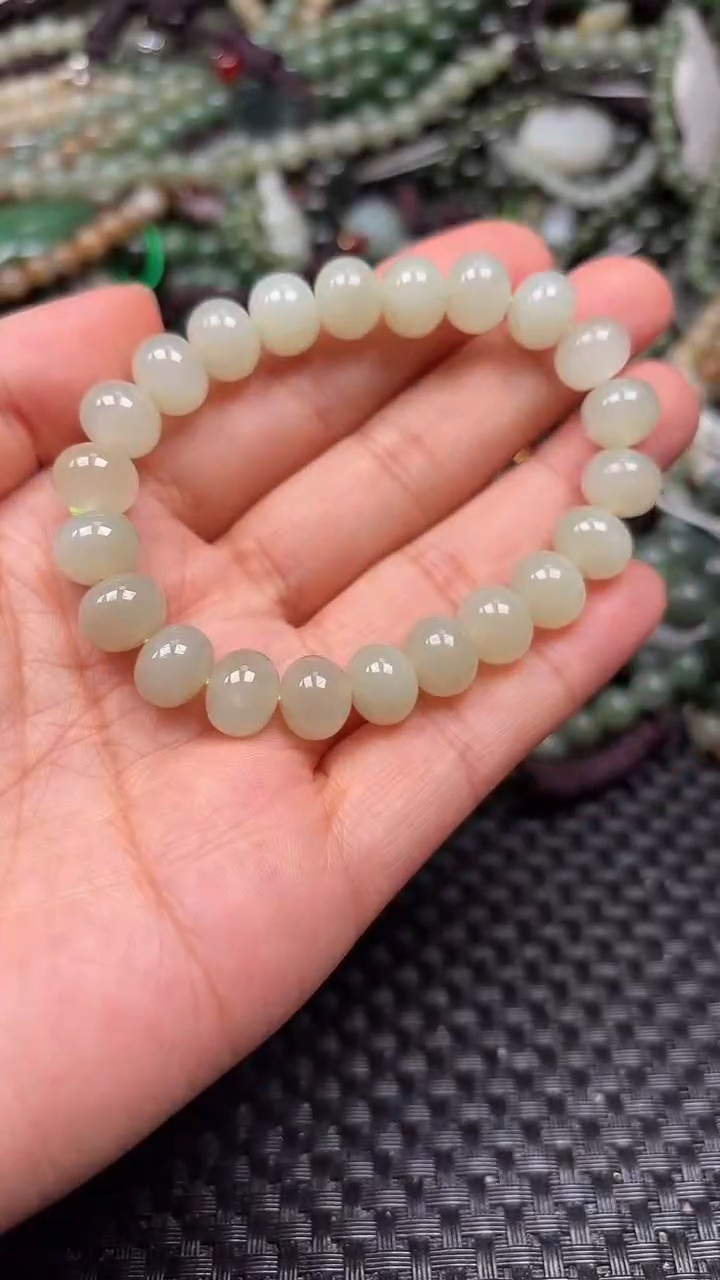 和田玉未镶嵌颈饰1