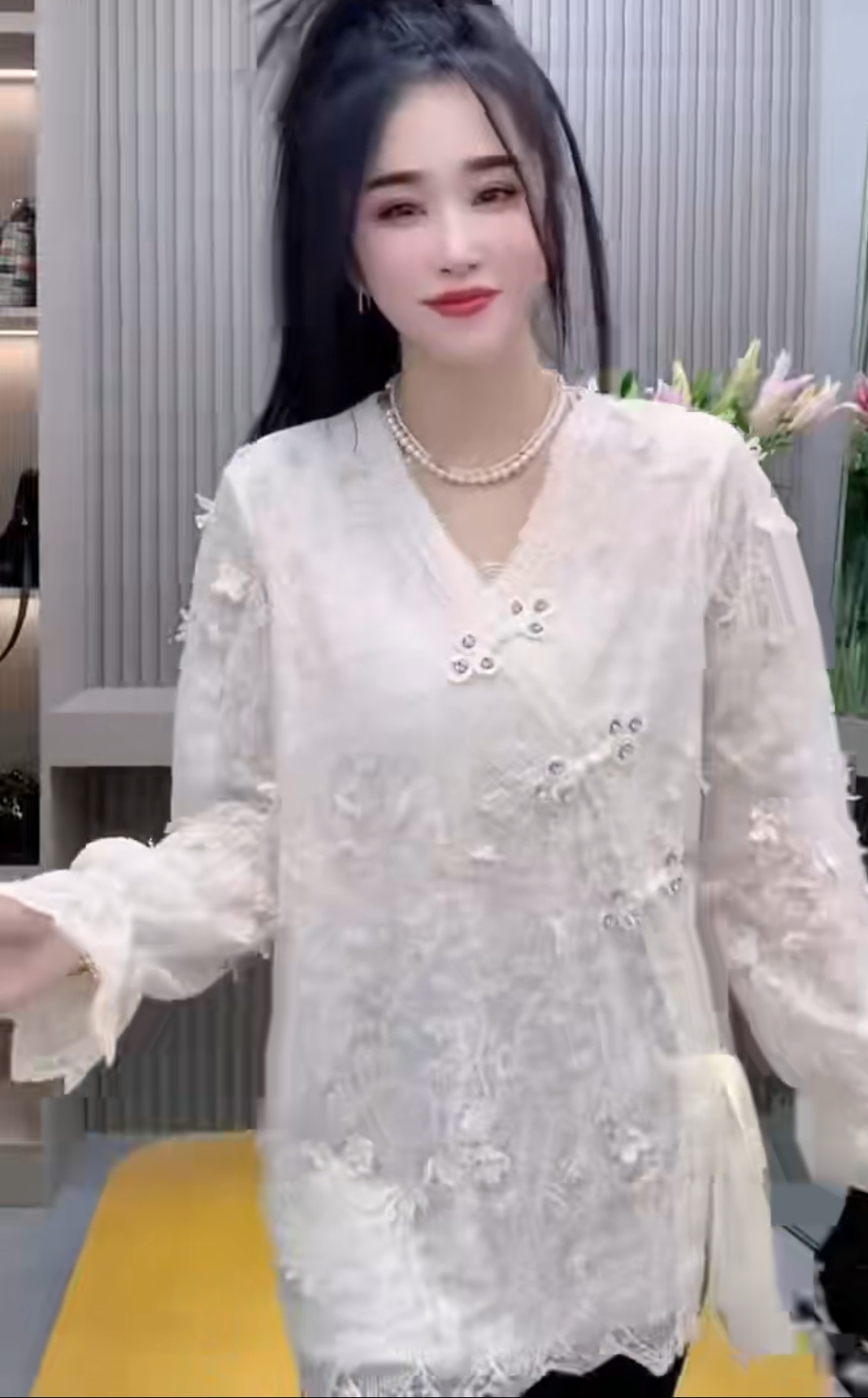 ZXG2590碎花常规款纯色宽松型蕾丝蕾丝衫秋季时尚百搭春季