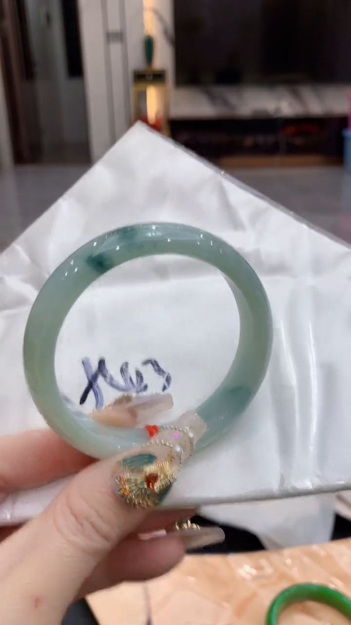 【闪购商品】翡翠手镯未镶嵌0263545275