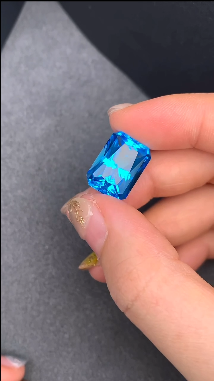 【闪购商品】托帕石裸石未镶嵌18.63克拉