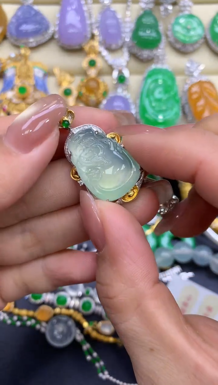 颈饰18K金镶嵌翡翠385-中国好珍宝