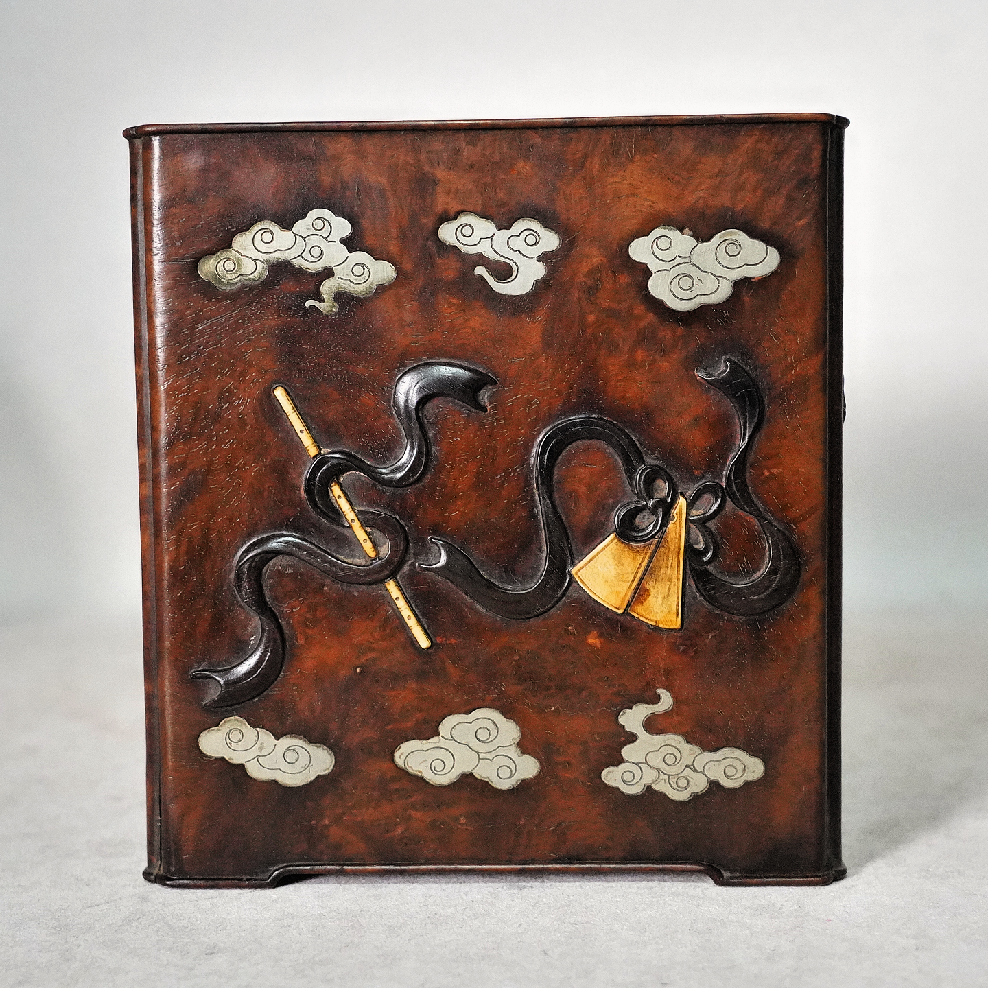 文华开物第242期拍品 2 清 黄花梨樱木嵌白铜紫檀八宝纹四方笔筒