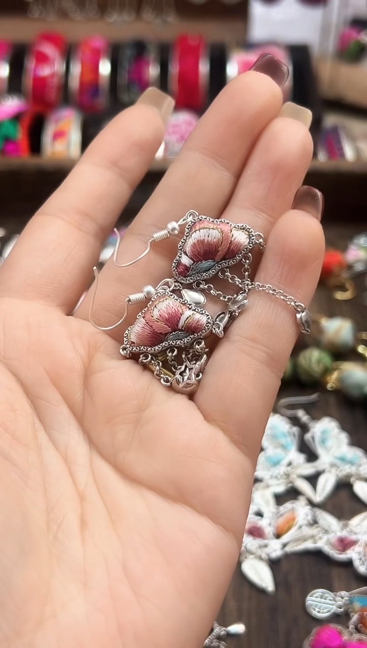 【闪购商品】织绣民族风老绣饰品094