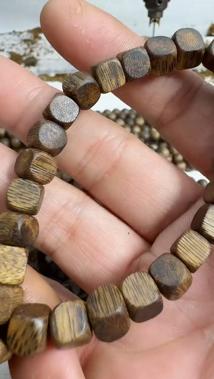 【闪购商品】沉香手串乌身0.8规格单圈6克方珠