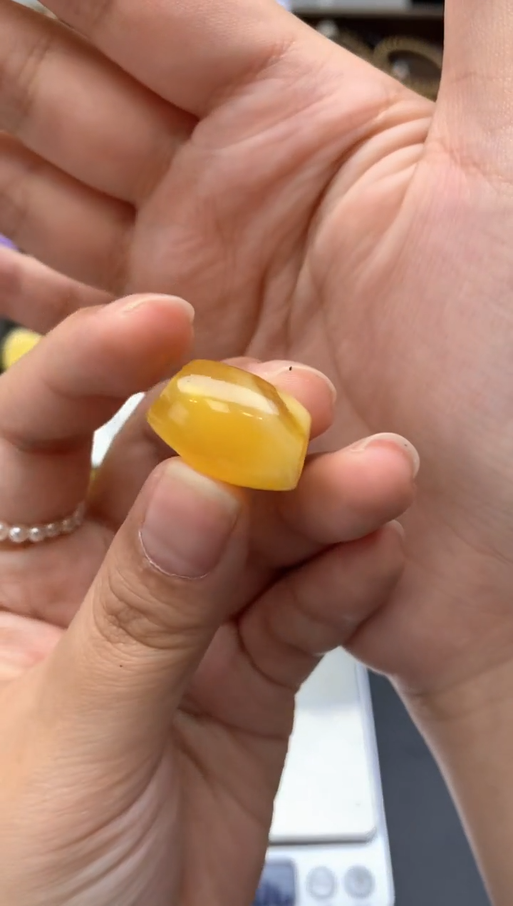 【闪购商品】琥珀珠宝奇石未镶嵌056琥珀蜜蜡花粉有纹小坑介意勿拍