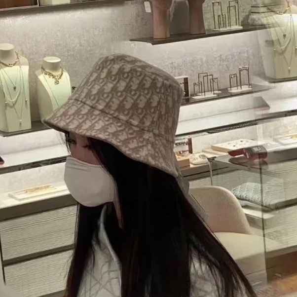 未使用 DIOR/迪奥 CHIC双面窄檐桶帽子