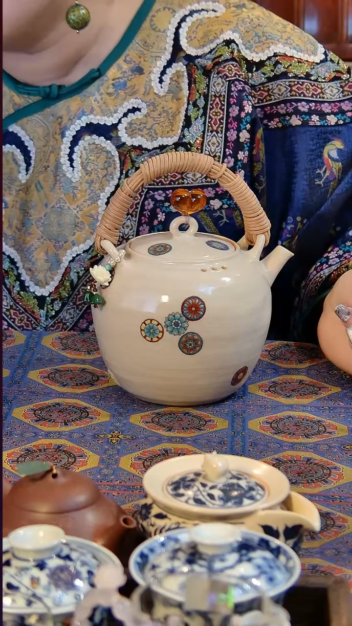 @****?壶。。。。。一个，，，，，，