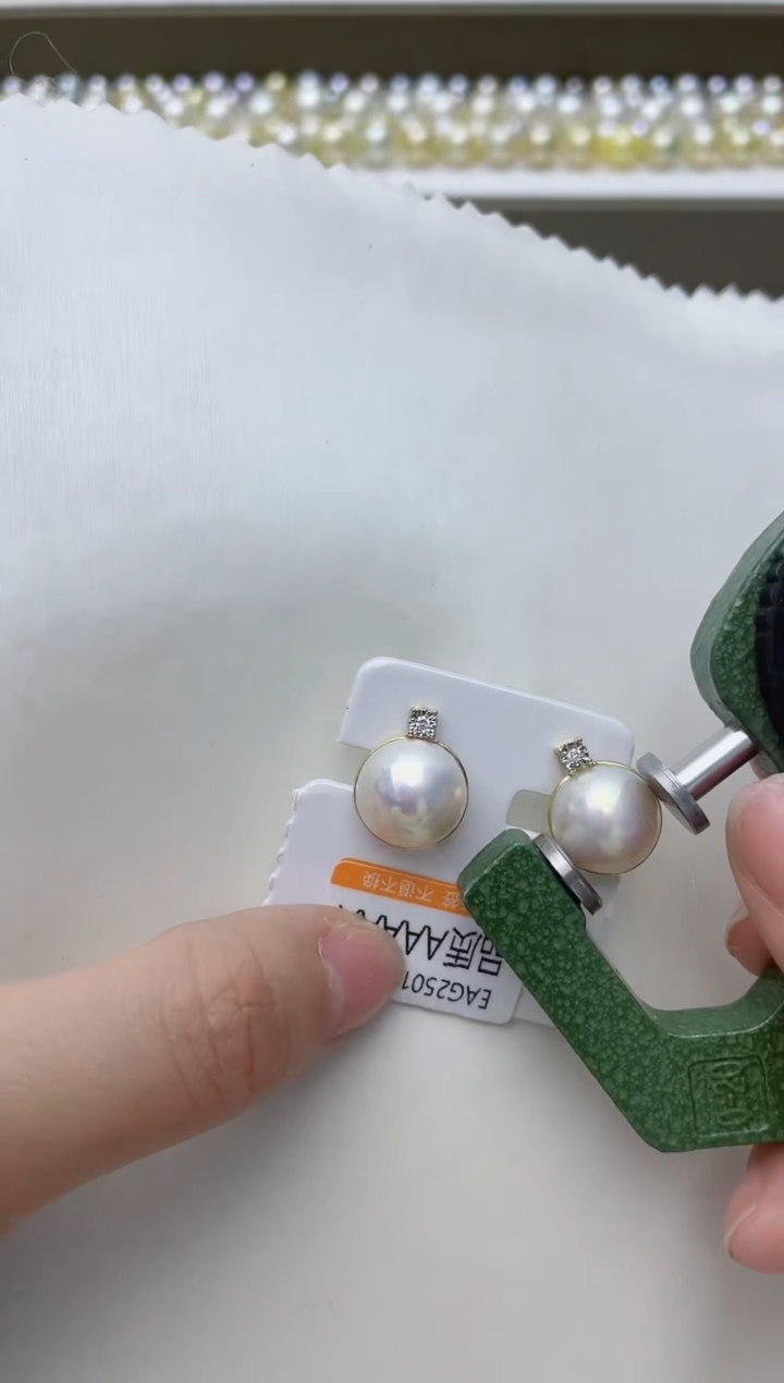 【闪购商品】拼合珍珠（马贝珠）耳饰18K金镶嵌A127