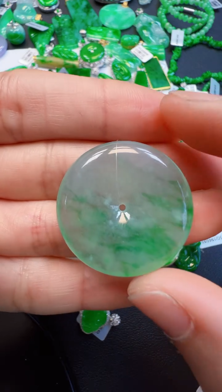 【闪购商品】翡翠吊坠(不含链)未镶嵌18800