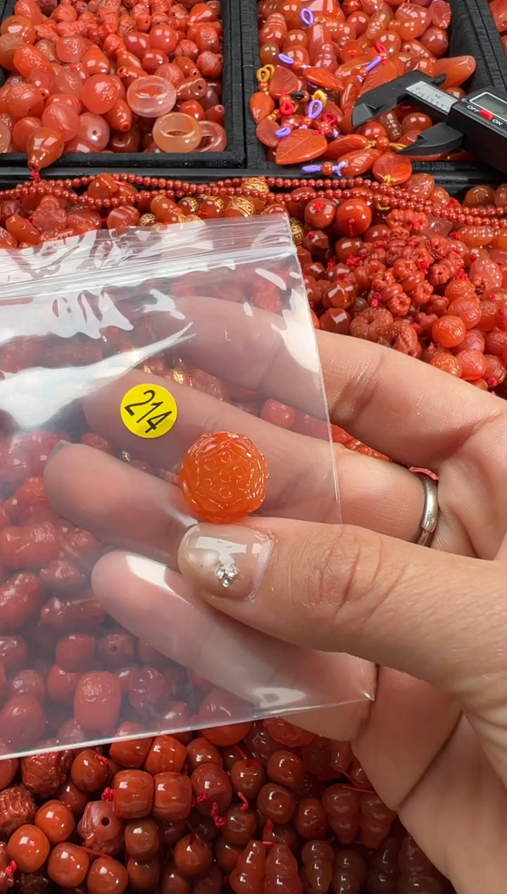 【闪购商品】南红玛瑙颈饰未镶嵌1