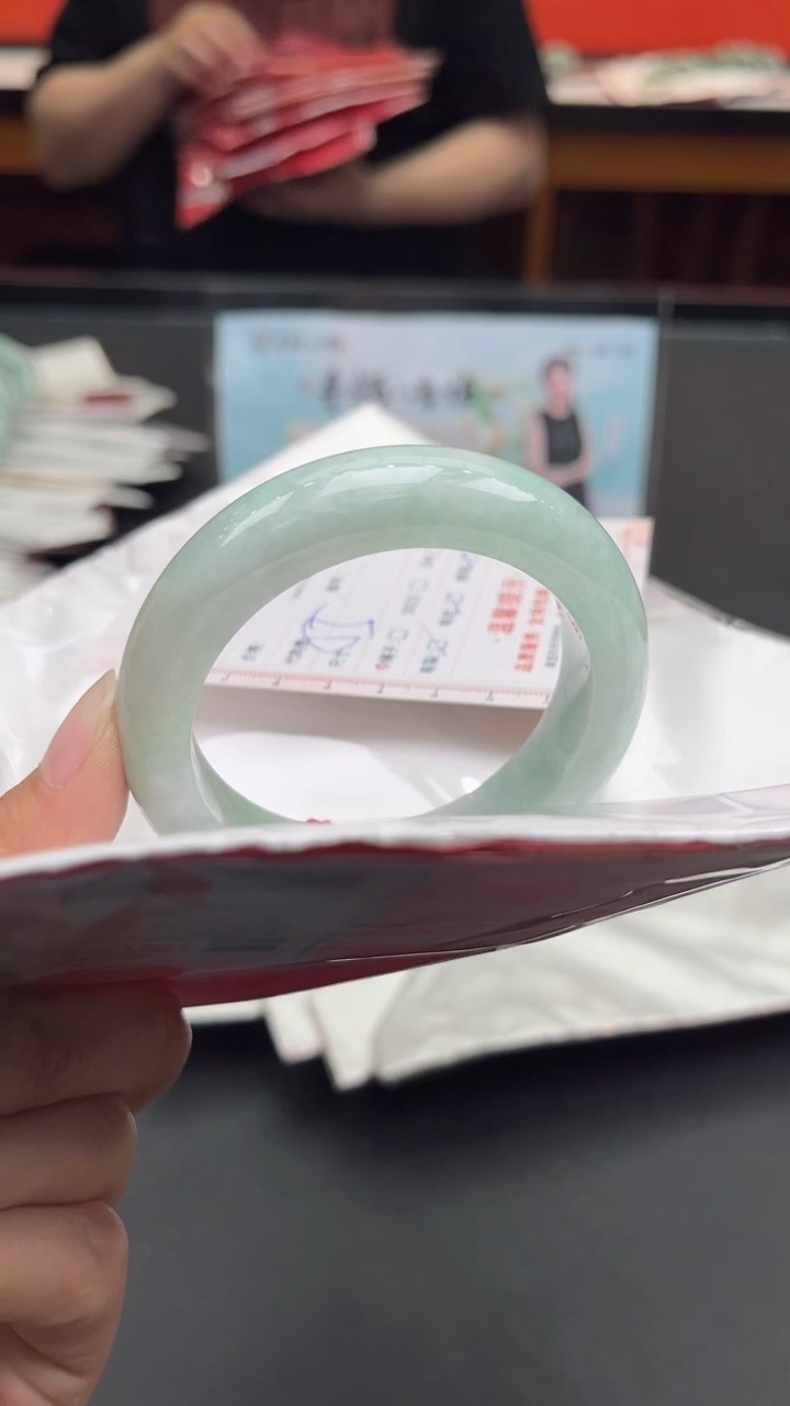 【闪购商品】定制翡翠未镶嵌天然缅甸翡翠手镯315