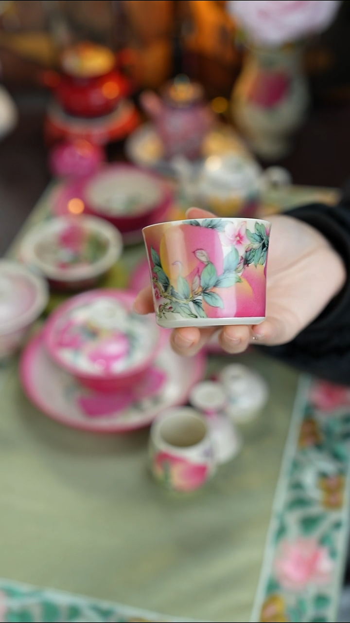 景德镇手工手绘雅圣粉彩直口杯