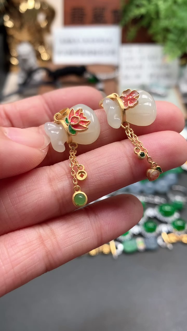 【闪购商品】和田玉颈饰银S925镶嵌吊坠（随机发一个）