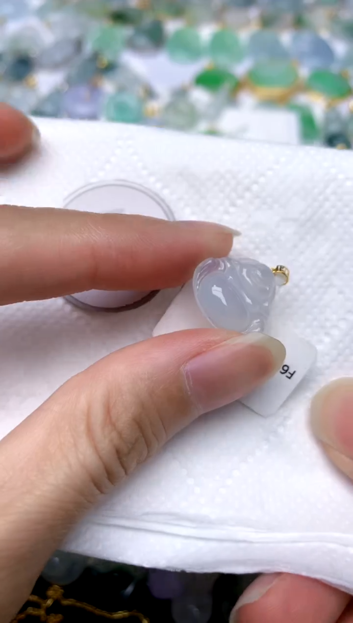 颈饰18K金镶嵌翡翠天然A货翡翠