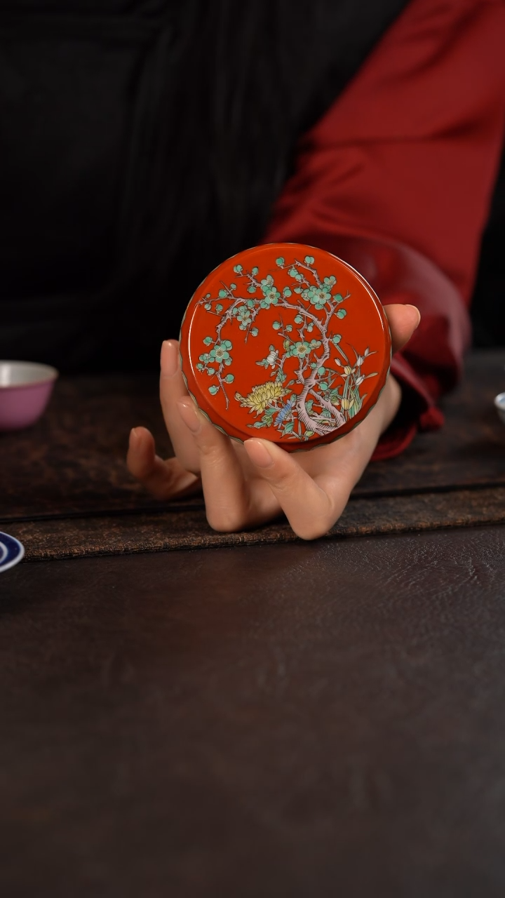 【闪购商品】杯云霞珍藏古彩珊瑚红梅兰竹菊盖置