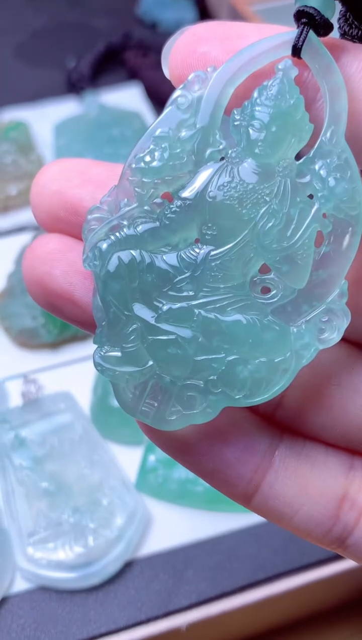 颈饰未镶嵌翡翠天然A货翡翠