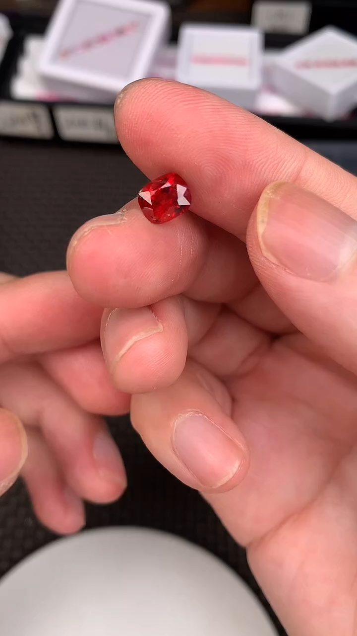 裸石尖晶石1.49ct-A3240