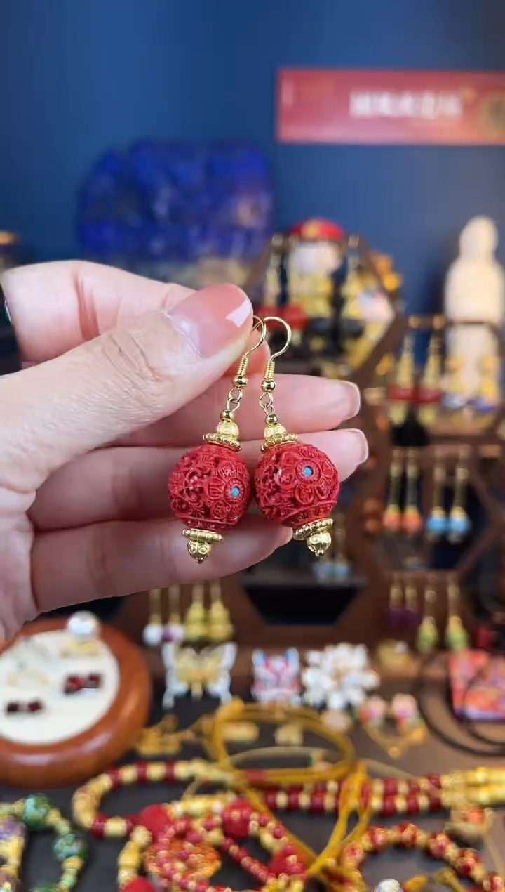 【闪购商品】红红满雕工设计师款耳钩