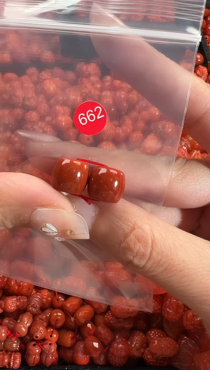 颈饰未镶嵌南红玛瑙1