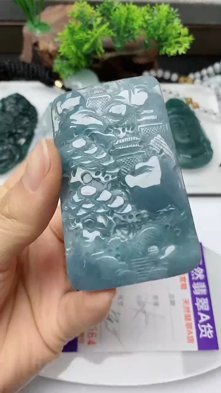 【闪购商品】翡翠颈饰未镶嵌        