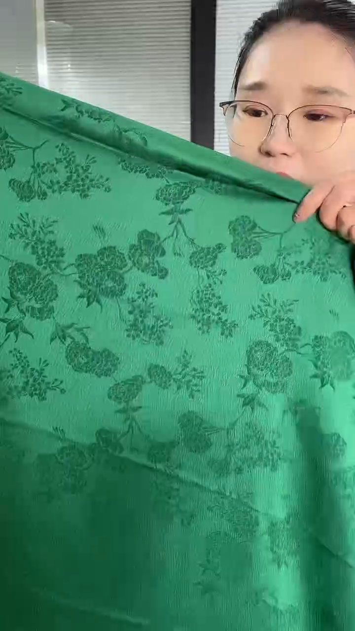 【闪购商品】95%以上混纺2米时装服装面料