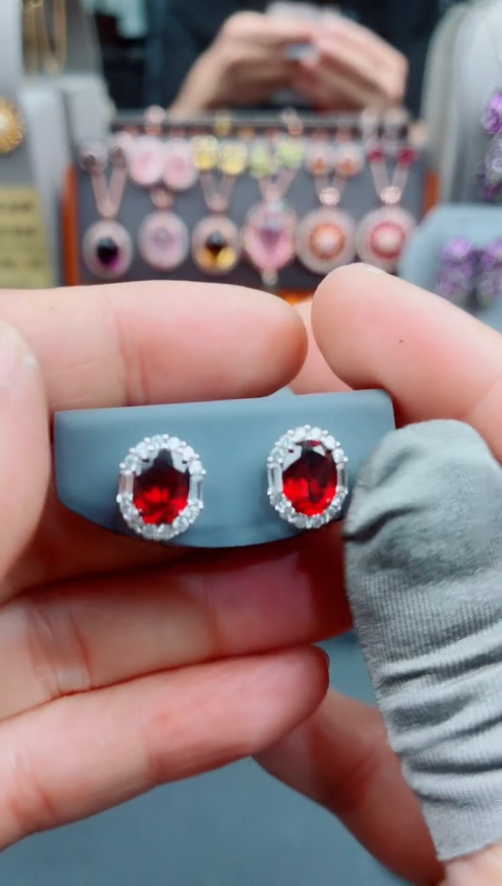 银S925镶嵌耳钉石榴石石榴石耳钉