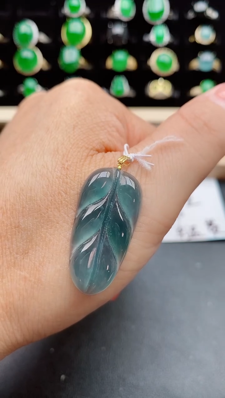 【闪购商品】翡翠吊坠(赠链)18K金镶嵌508050