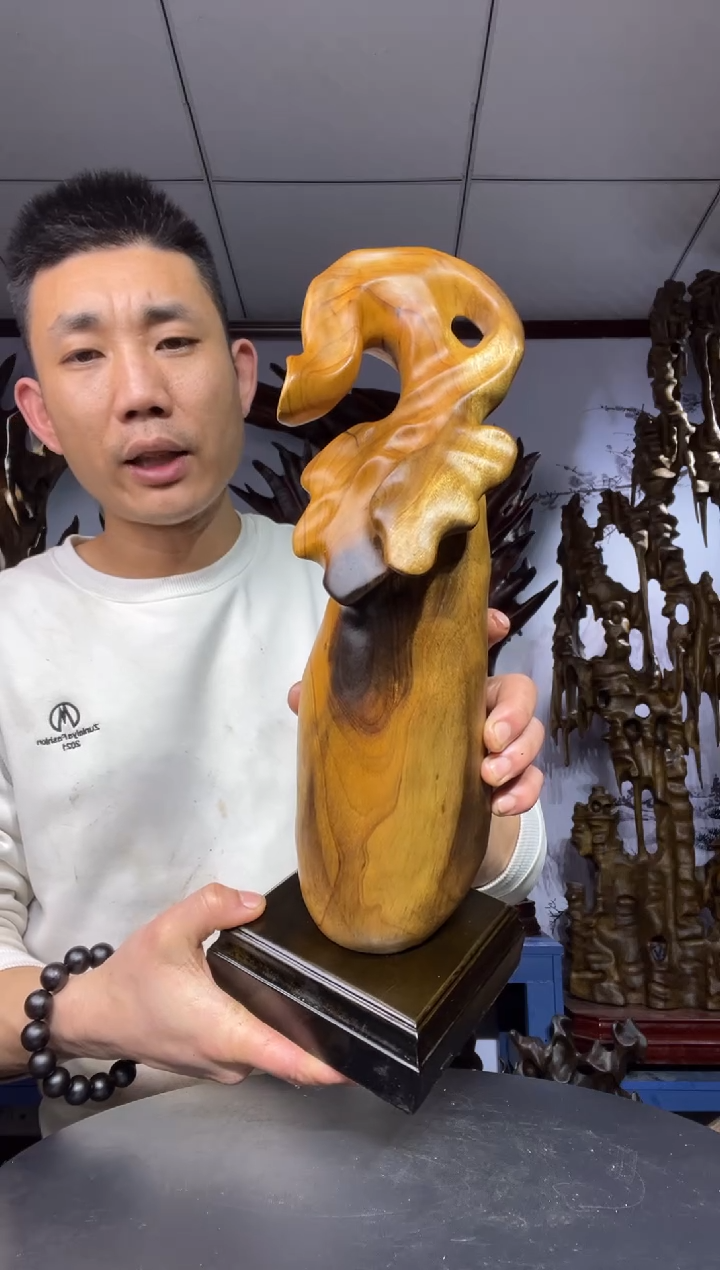 阴沉木木雕款巧***卖金丝楠木工艺品摆件