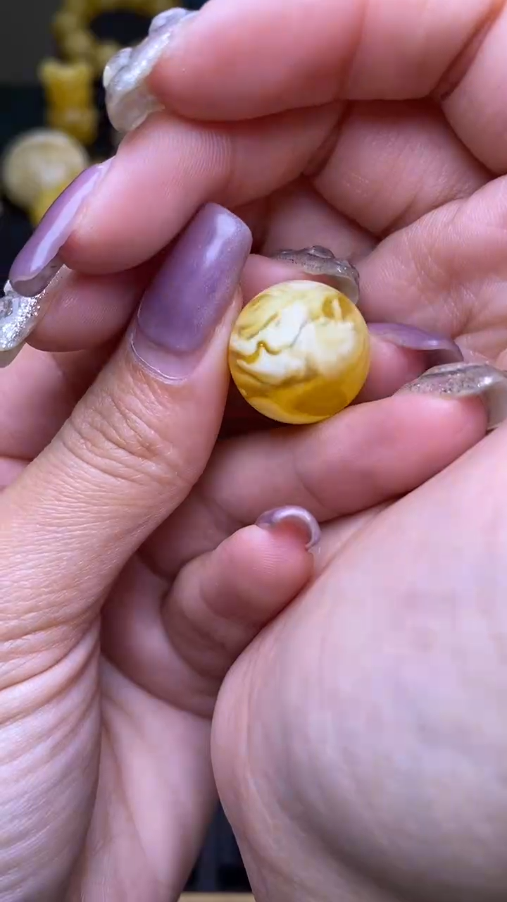 【闪购商品】琥珀裸石未镶嵌葵. 92