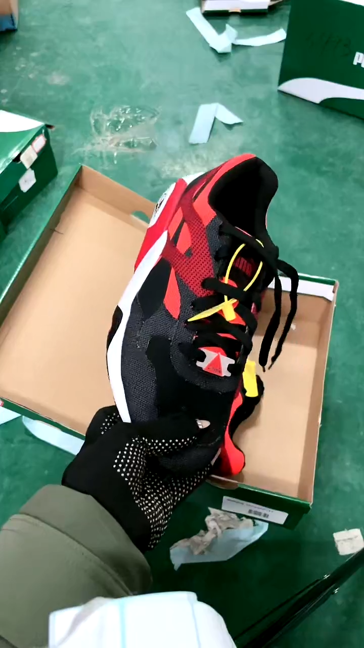 彪马时尚休闲运动鞋41M  W140