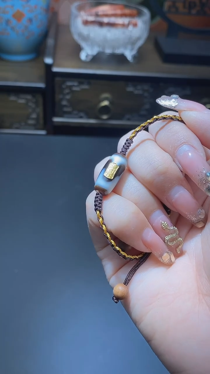 【闪购商品】玛瑙/玉髓手绳18K金镶嵌牙牙手绳