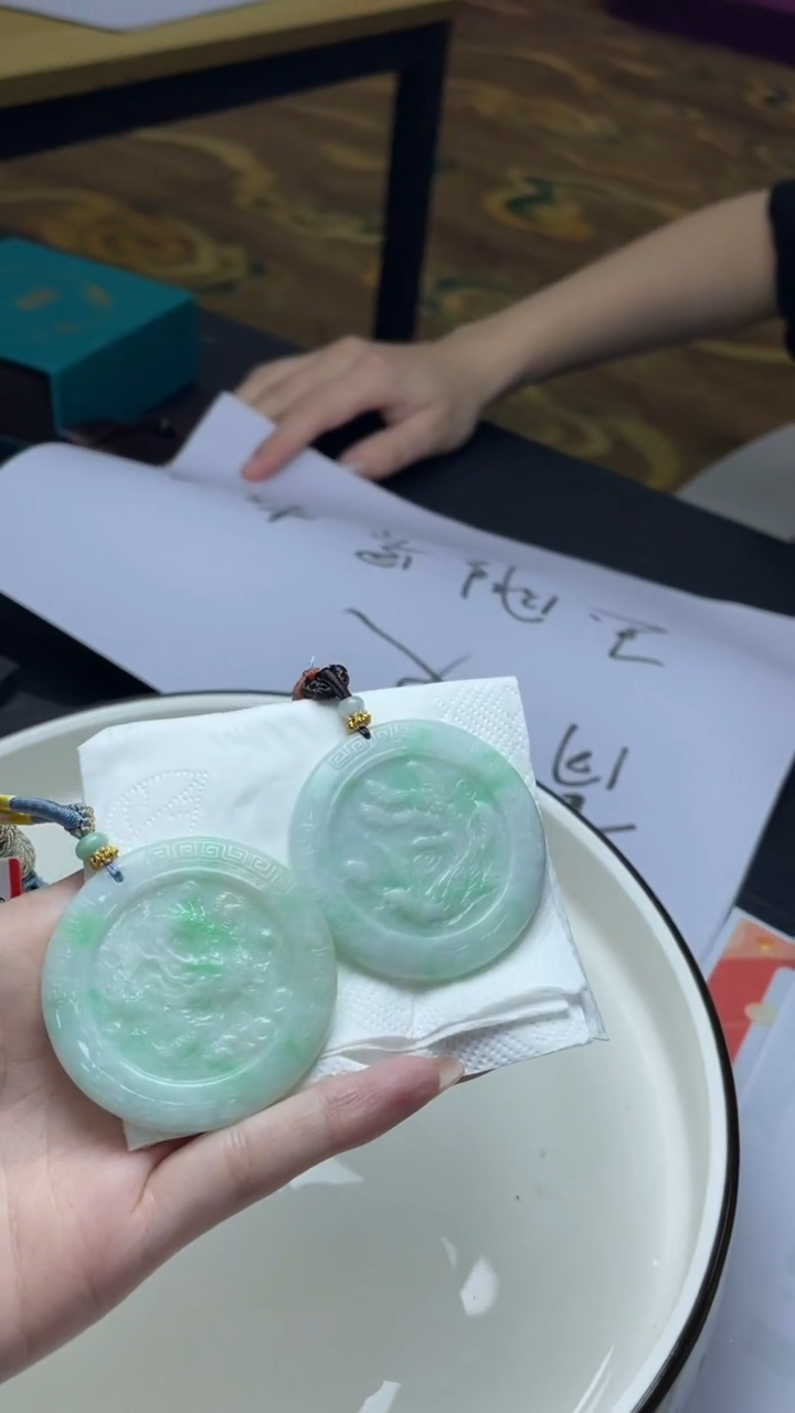 翡翠未镶嵌颈饰陆丽精选@翡翠雕刻件@多样性发一CP