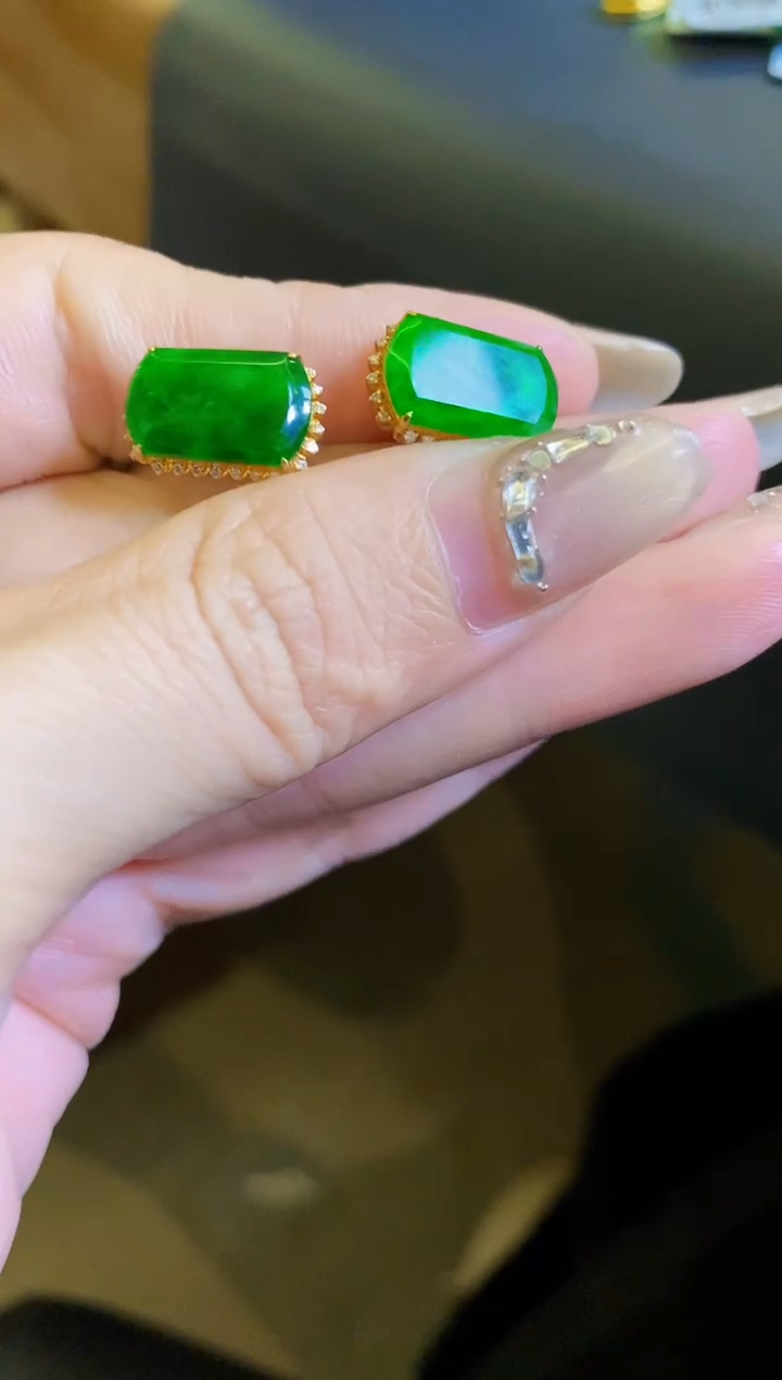 【闪购商品】定制翡翠18K金镶嵌耳钉
