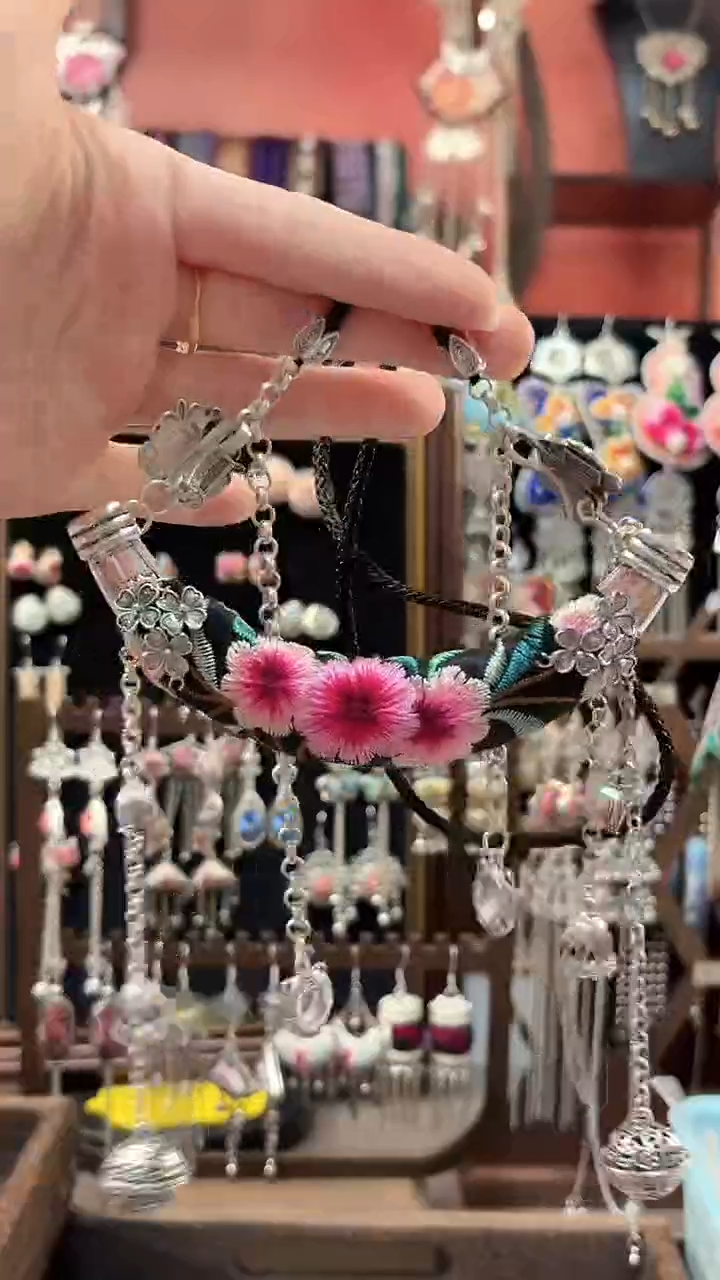 织绣 云织谣民族风精美饰品   371