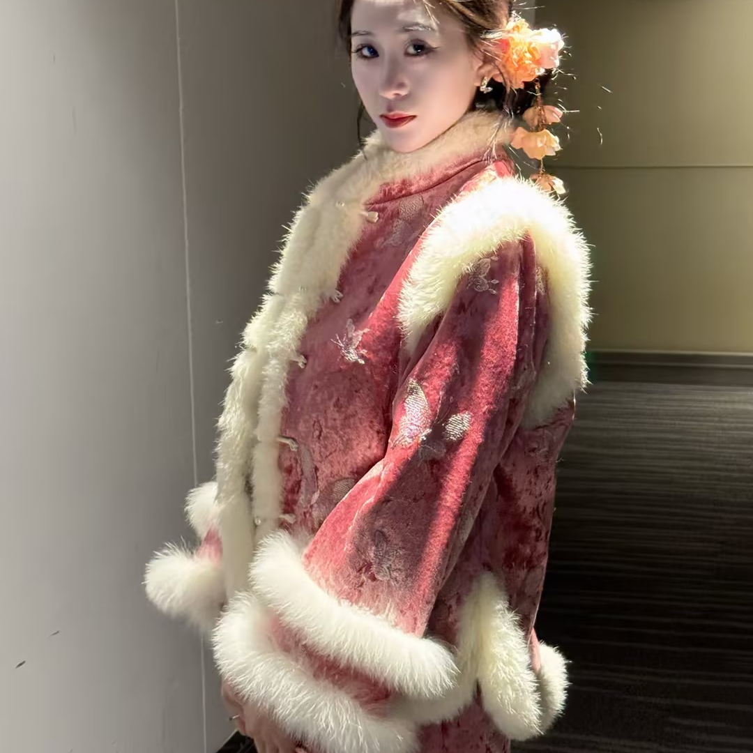 LHMknk1画报夫人原创自制新中式秋冬高级兔毛马甲粉色刺绣