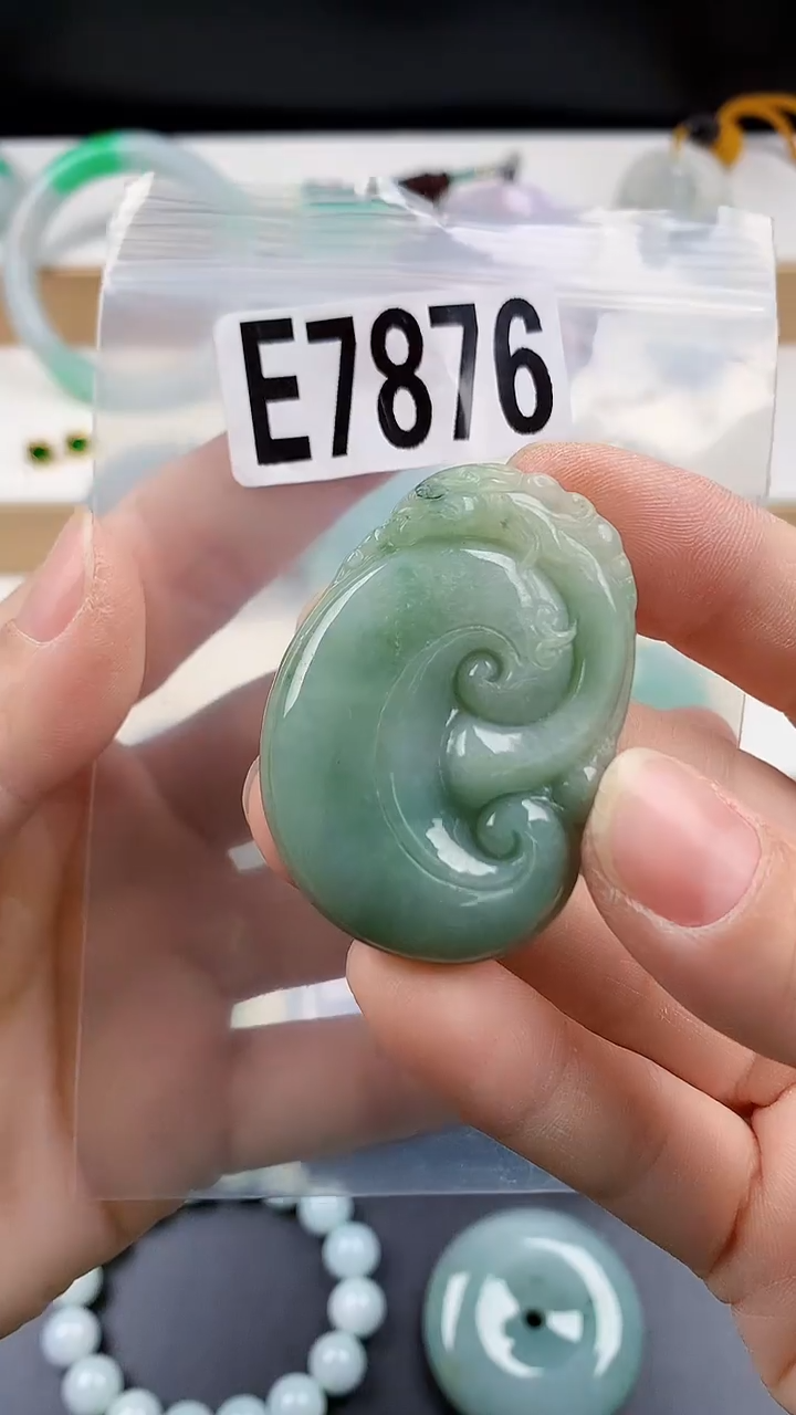 颈饰未镶嵌翡翠天然翡翠吊坠挂件