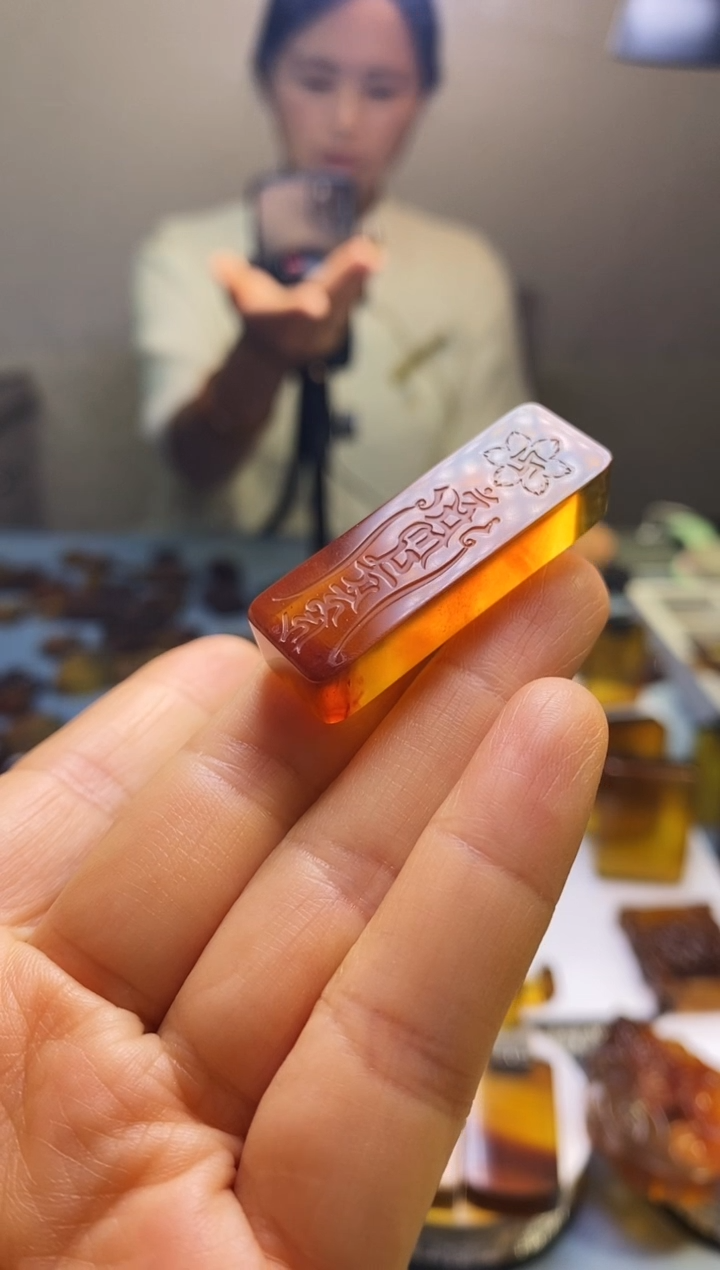 琥珀颈饰未镶嵌SN60-106（六字真言）