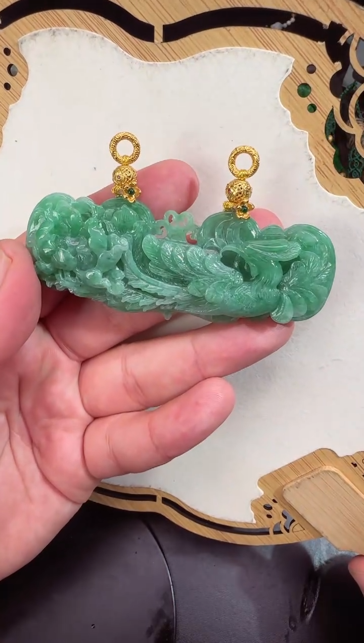 【闪购商品】翡翠颈饰未镶嵌牌子