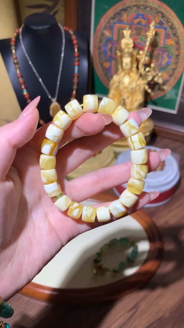 【闪购商品】蜜蜡裸石未镶嵌手串