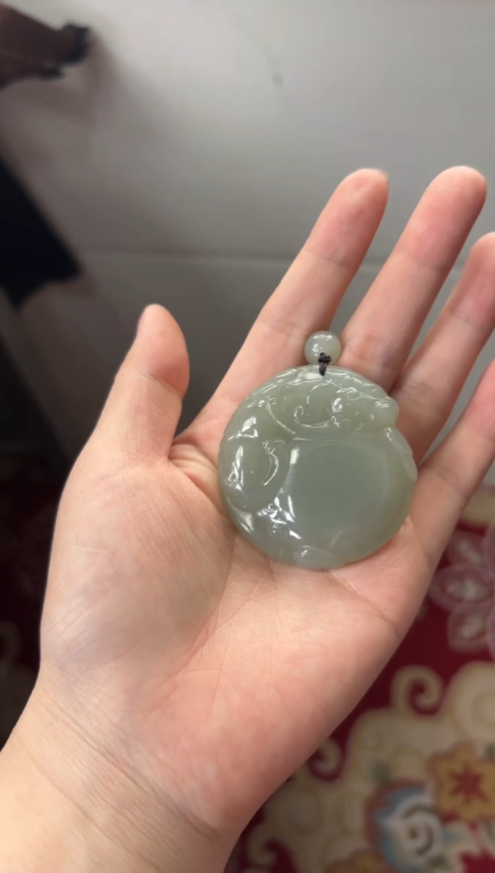 【闪购商品】和田玉把件未镶嵌且末微色差近矿把件