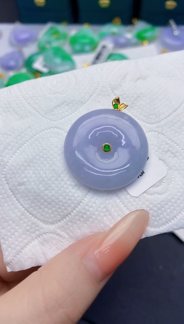 颈饰18K金镶嵌翡翠缅甸天然翡翠A货