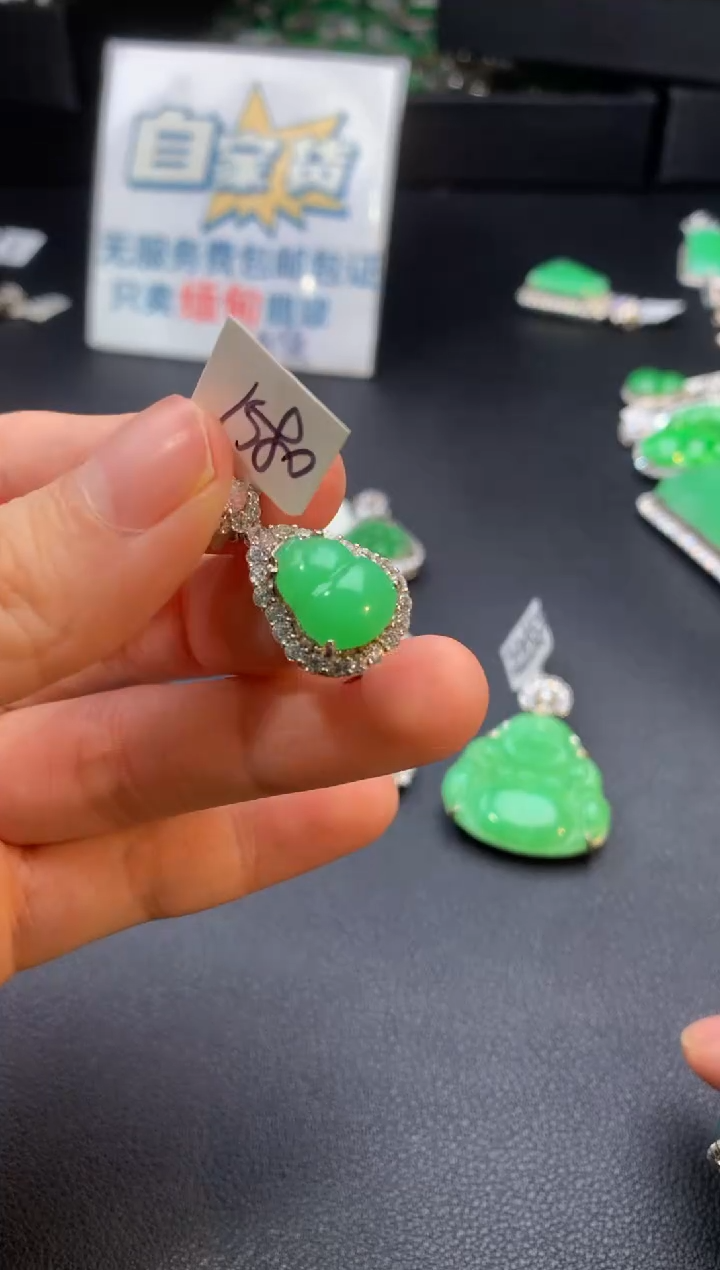 翡翠银S925镶嵌颈饰翡翠1