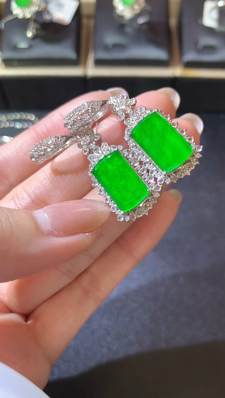 【闪购商品】翡翠耳饰18K金镶嵌C45多样性发货一件