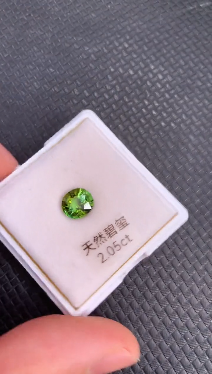 未镶嵌裸石碧玺天然绿色碧玺