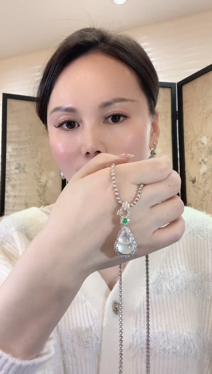 【闪购商品】翡翠吊坠(不含链)18K金镶嵌C78 